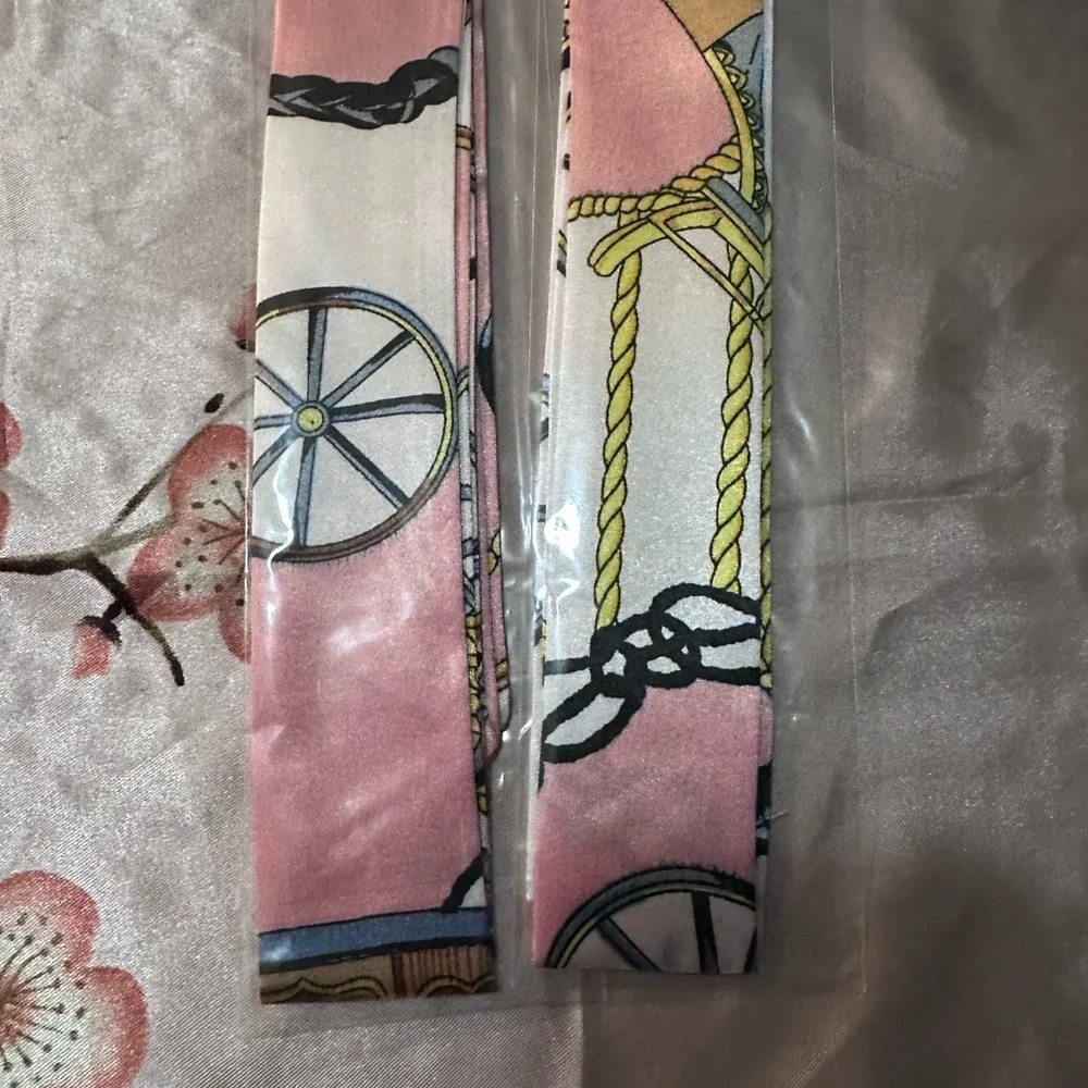 Pink and Cream twilly Scarf set with Wheel and Rope Design